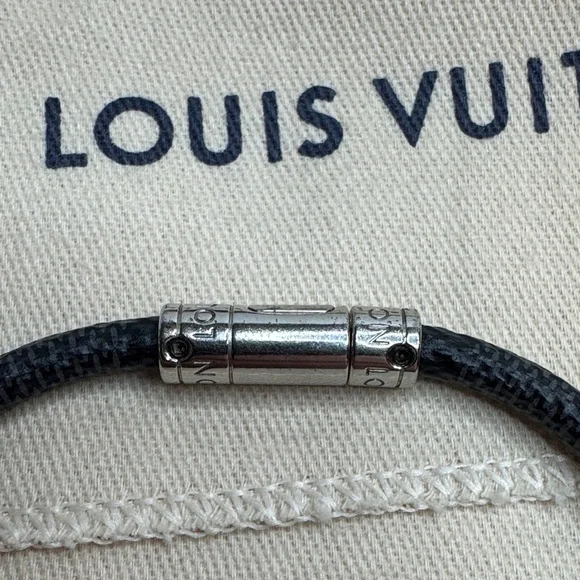 Louis Vuitton damier graphite bracelet - Picture 4 of 8